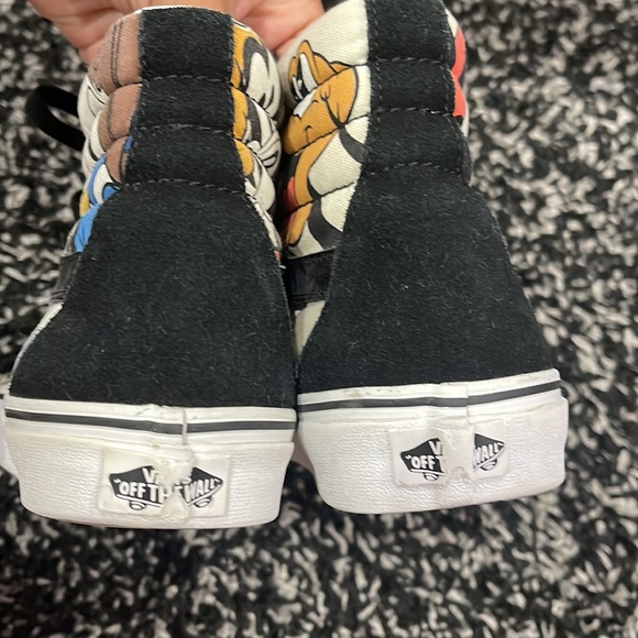 VANS LIMITED EDITION Disney x Sk8-Hi 'Mickey and Friends - Picture 6 of 9